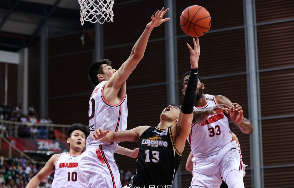 即时盘口传奇谢幕，球迷泪洒赛场