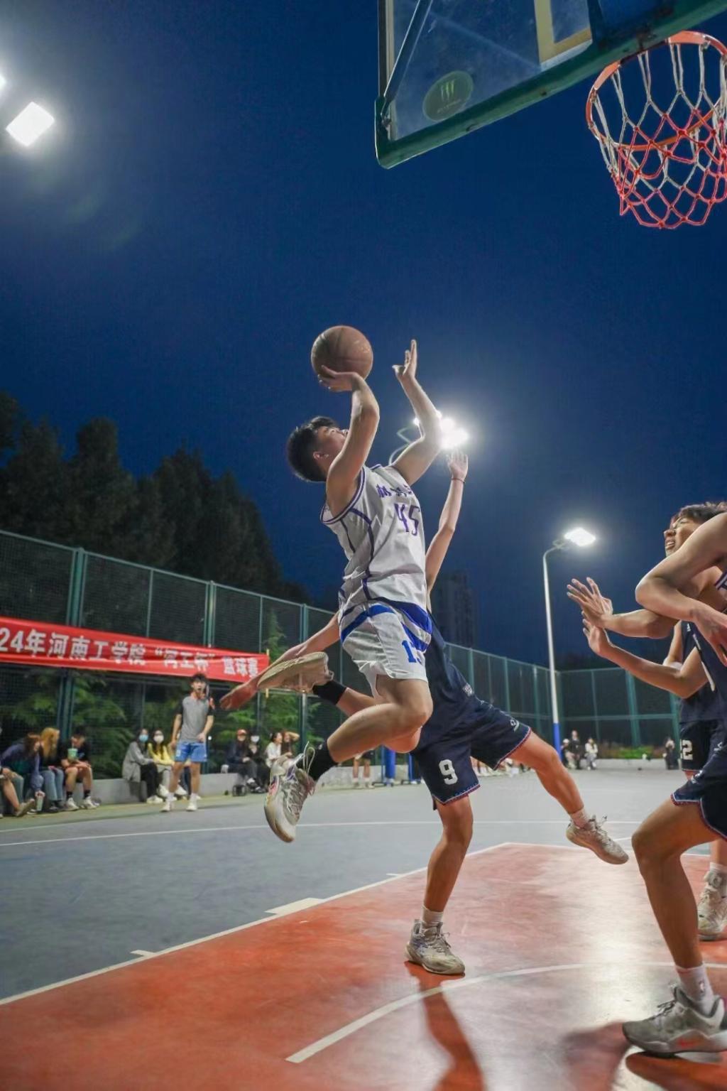 篮球赛事精彩瞬间盘点，年度回顾震撼登场