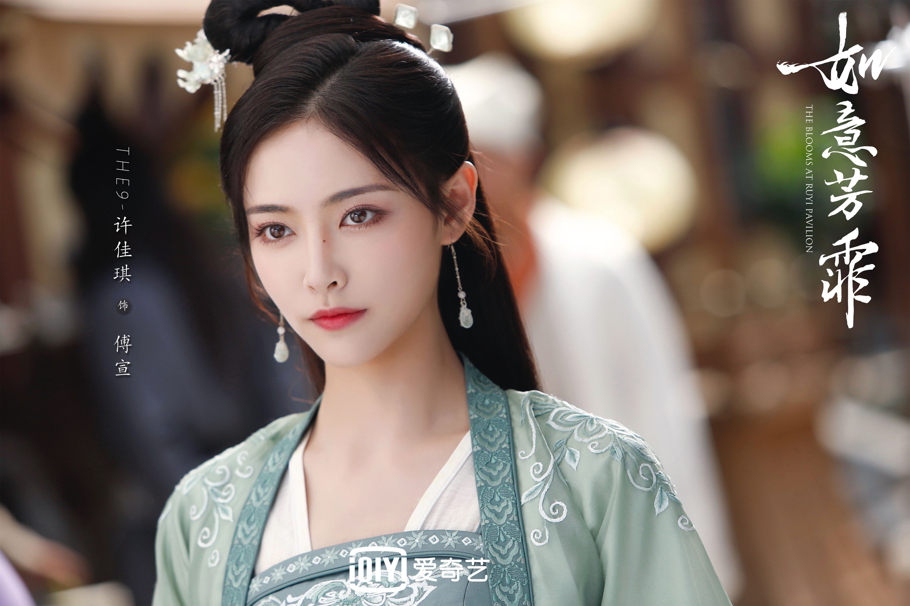 夜幕下的刀锋，阿克在街道霓虹中刺出决胜一击