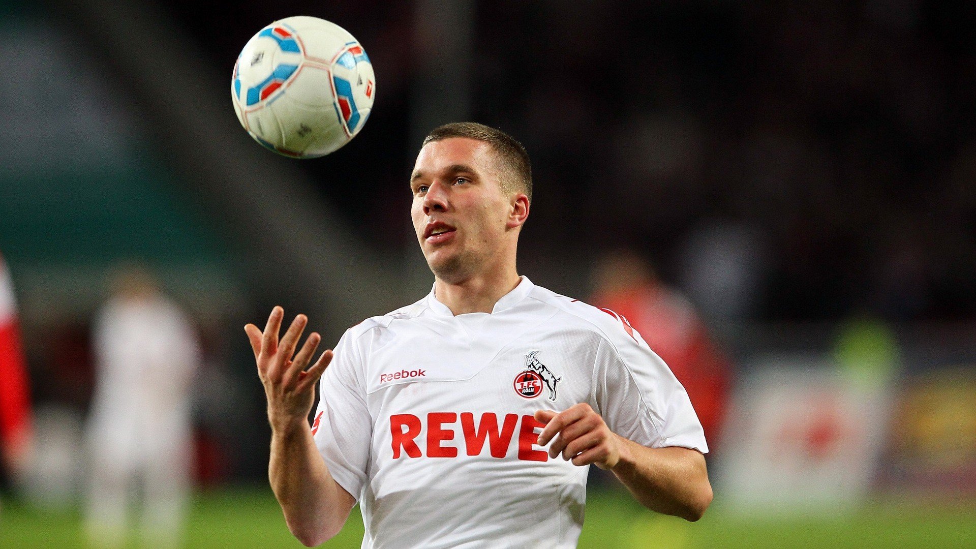 双重赛道,英超争冠白热化与上海队淘汰赛突围的竞技启示